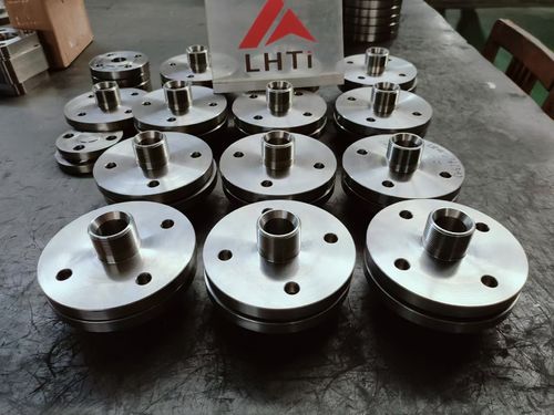 Latest company news about Characteristics of Titanium Flanges, Selection Methods, and Differences from Stainless Steel Flanges